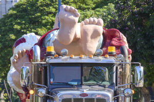 Shootz! Shaka Santa And Tutu Mele Show Up Early For The City Lights Parade