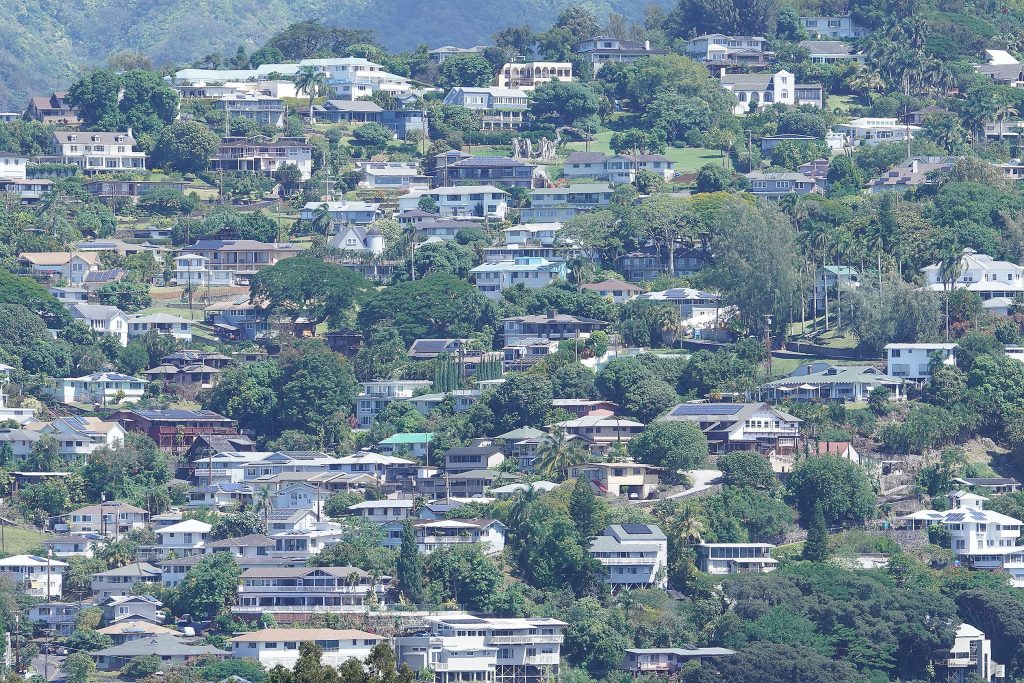 A view of homes atop Pacific Heights. Oahu